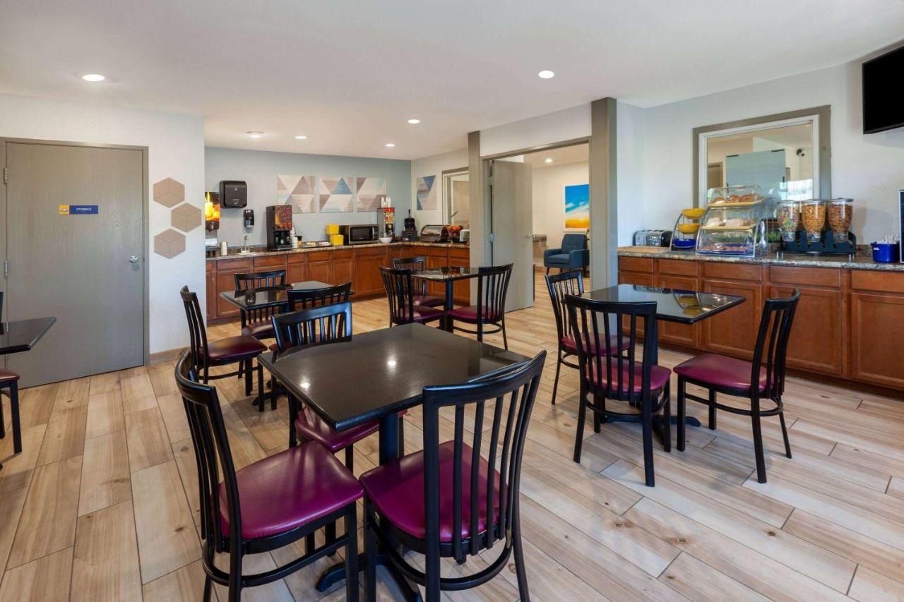 Days Inn By Wyndham Racine/Sturtevant エクステリア 写真