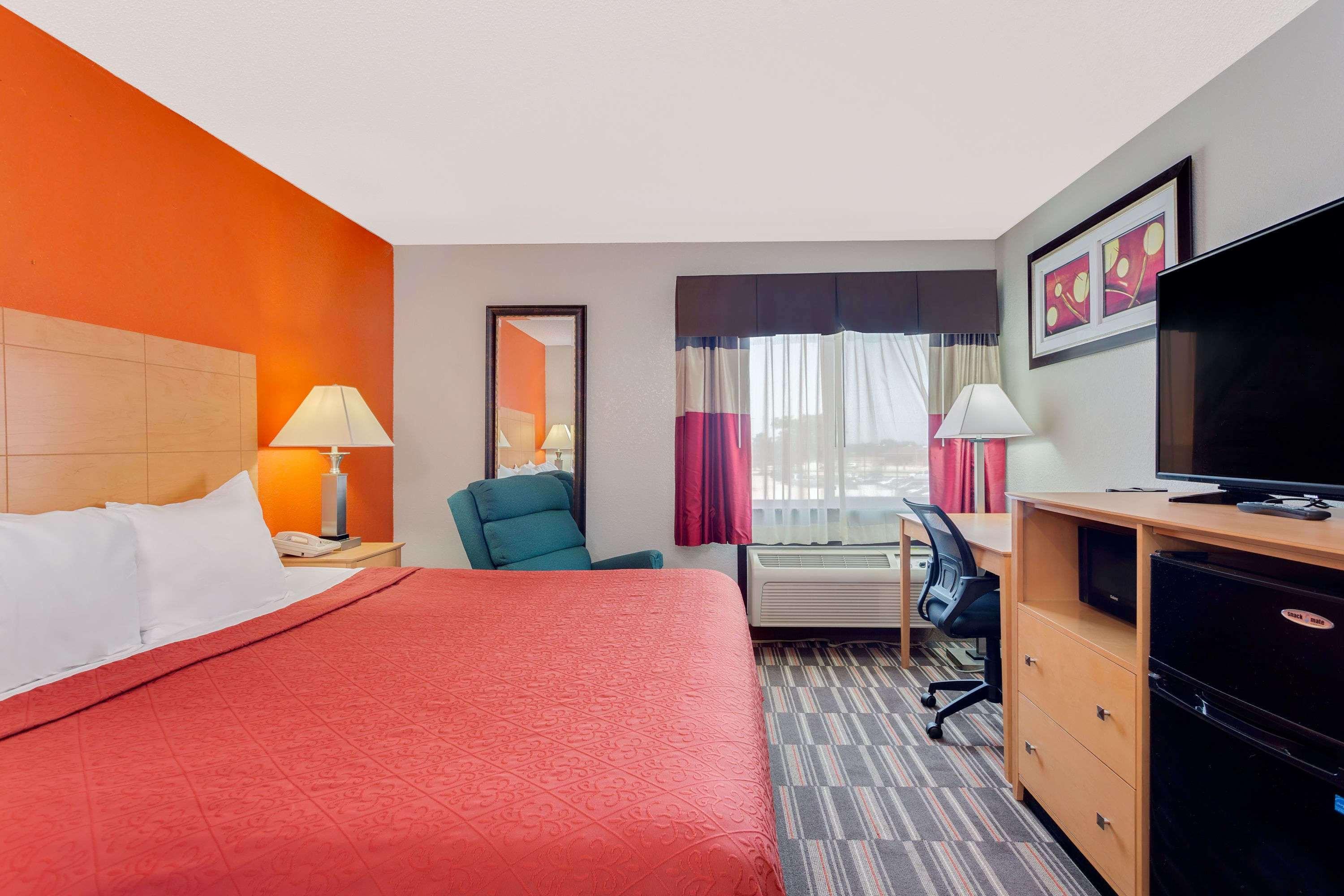 Days Inn By Wyndham Racine/Sturtevant エクステリア 写真