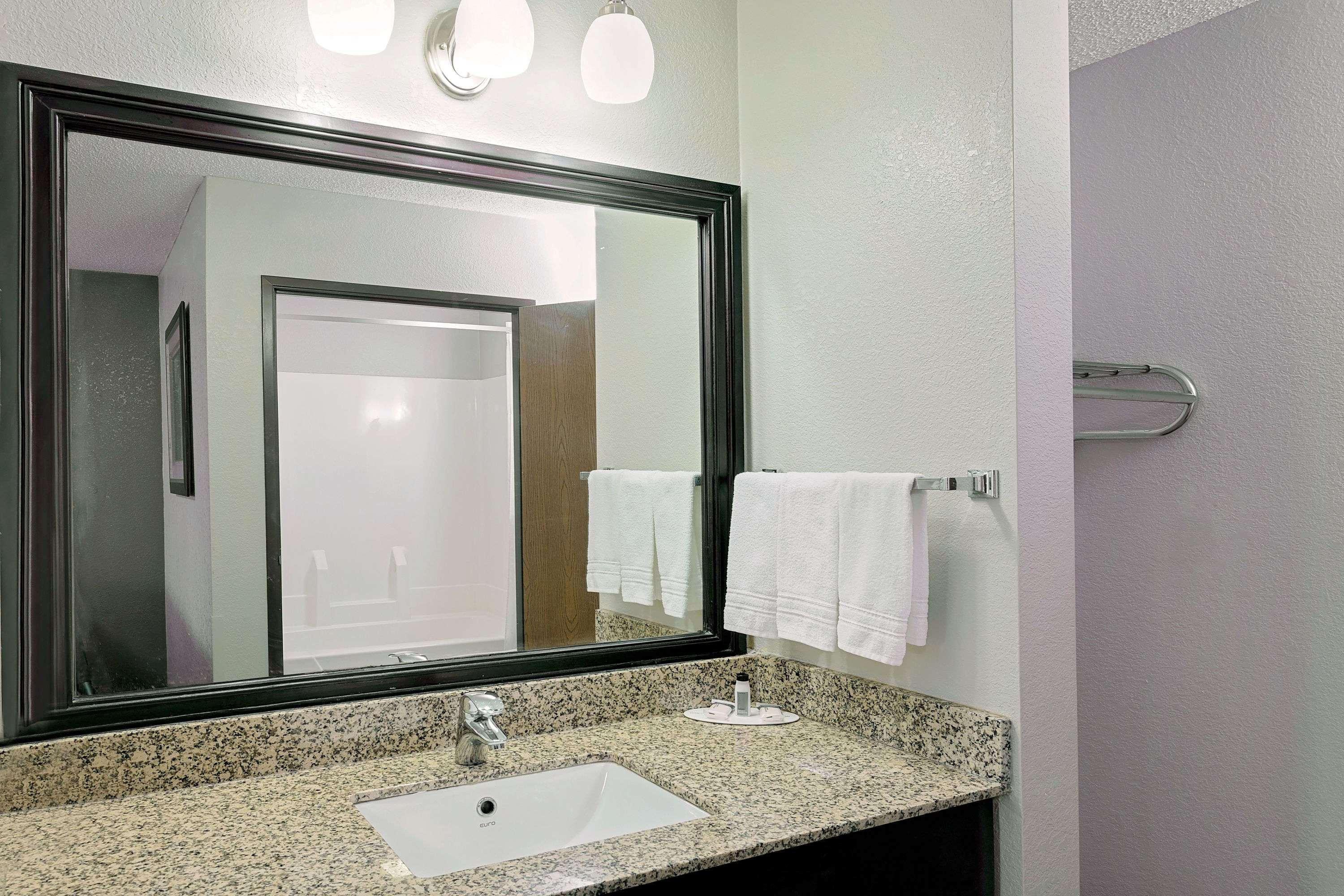 Days Inn By Wyndham Racine/Sturtevant エクステリア 写真